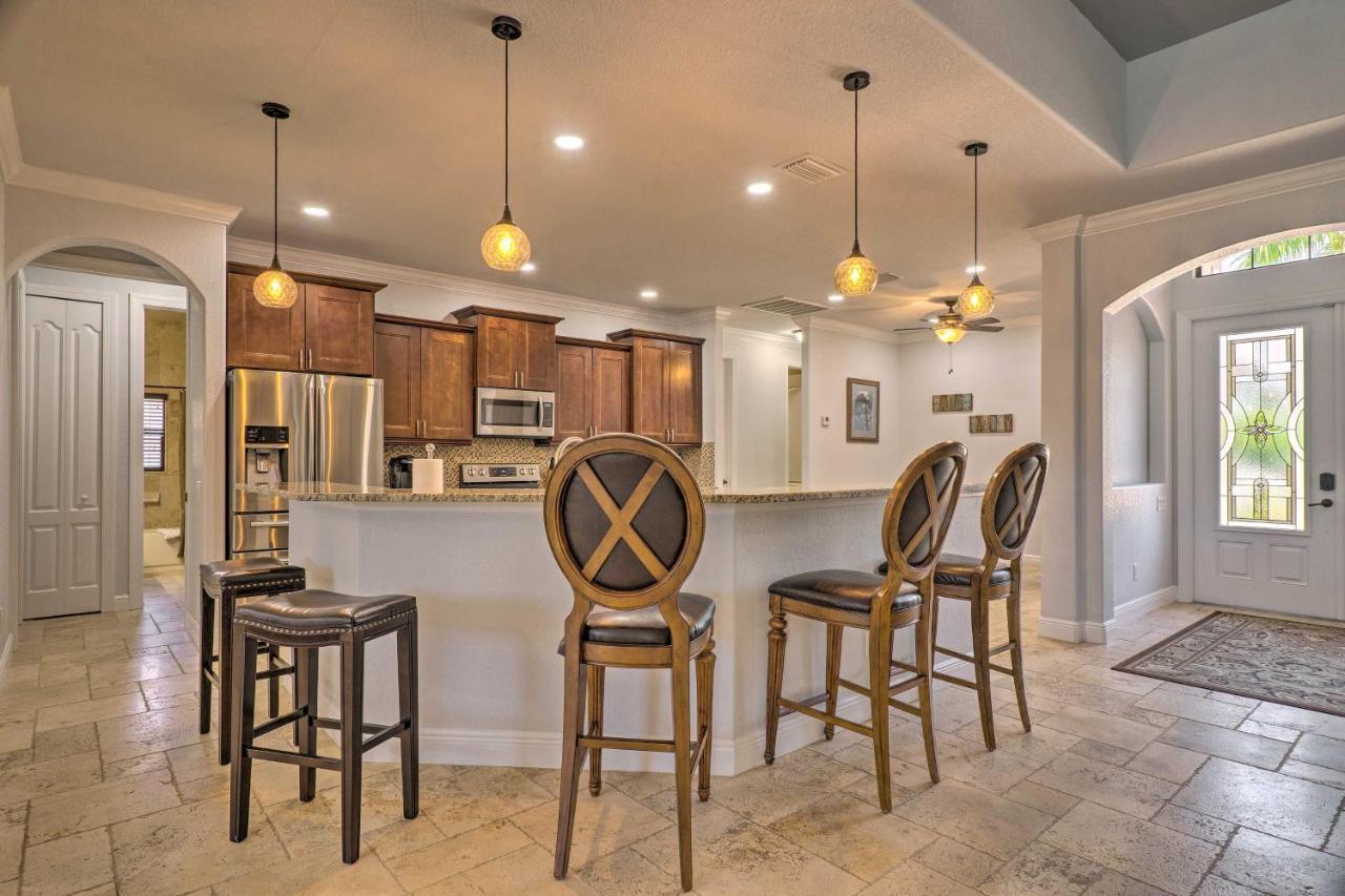 Canalfront Cape Coral Home With Patio And Grill! Esterno foto