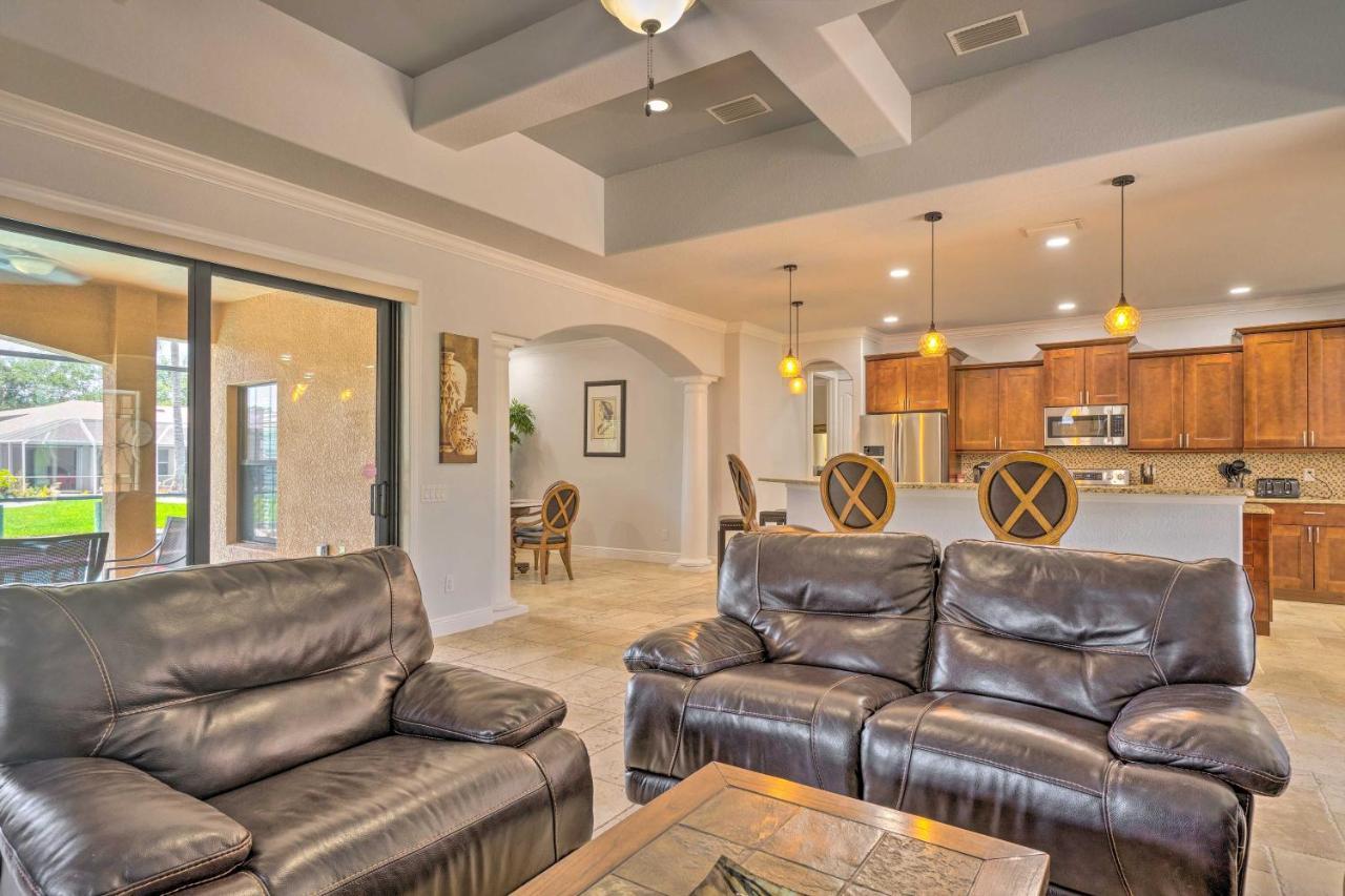 Canalfront Cape Coral Home With Patio And Grill! Esterno foto