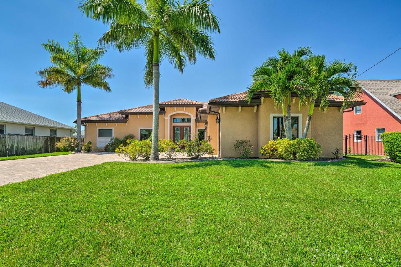 Canalfront Cape Coral Home With Patio And Grill! Esterno foto